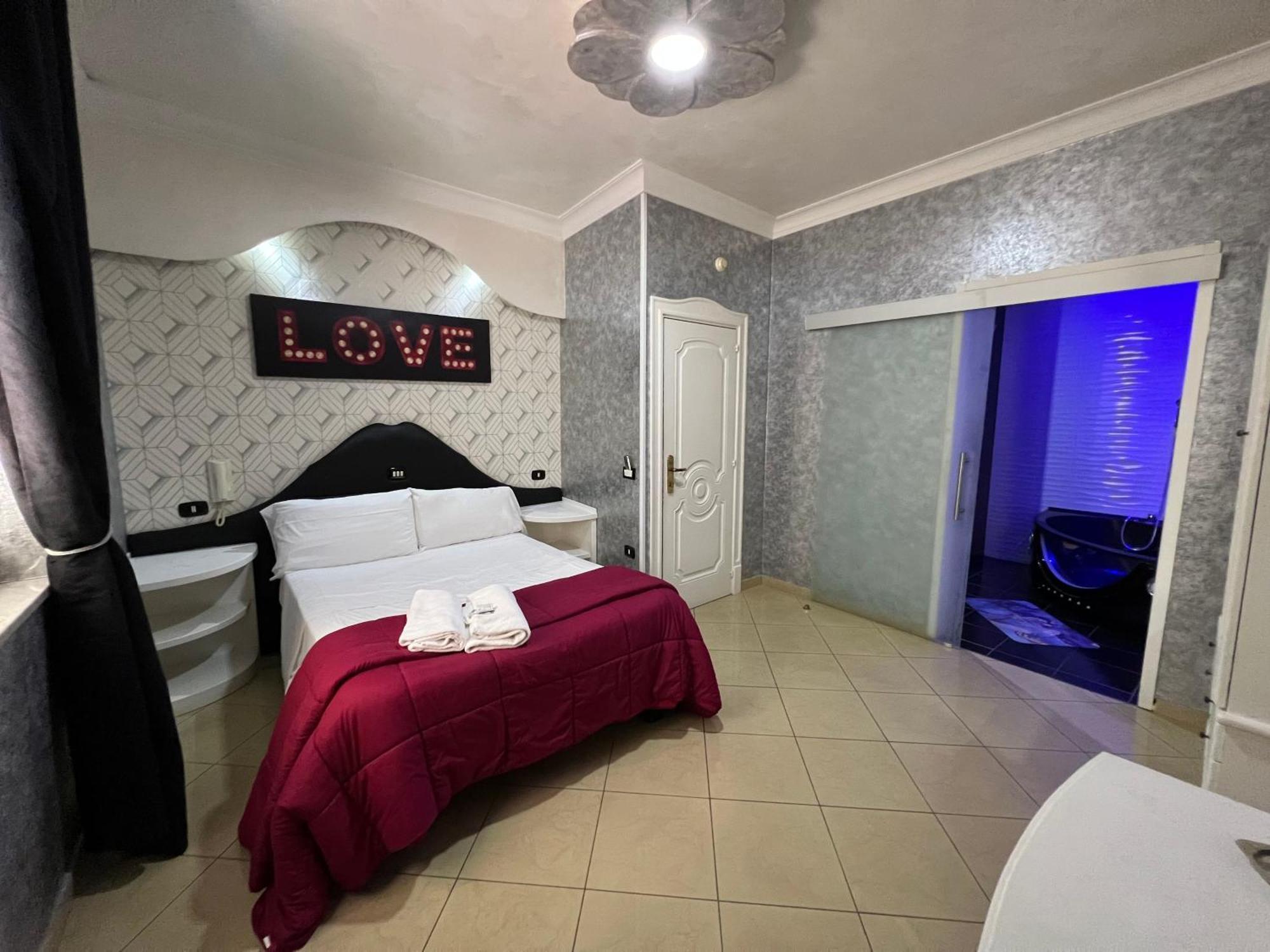 ורקטורו Hotel Tiffany מראה חיצוני תמונה